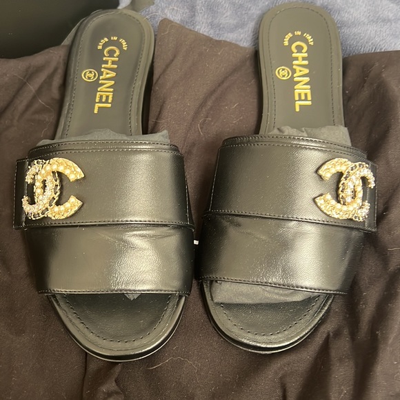 CHANEL 2023 Black Mule Sandal Slides 37 - Picture 4 of 11